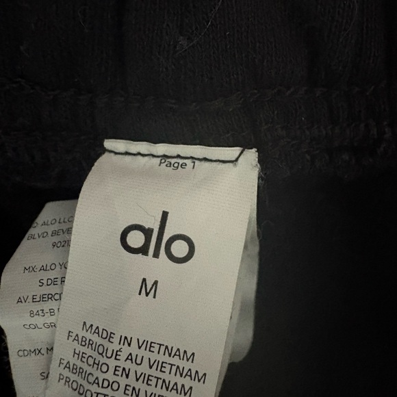 ALO Yoga Black Sweatpants - Picture 2 of 3